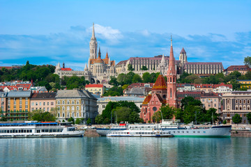 Obraz premium Fisherman Bastion and Calvinist Church, Budapest, Hungary