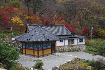 Fototapeta na wymiar Unsusa Buddhist Temple of South Korea