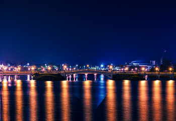 Fototapeta na wymiar Bridge at night