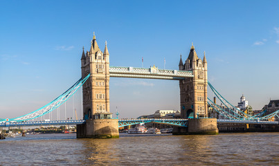 Obraz na płótnie Canvas Tower Bridge in London