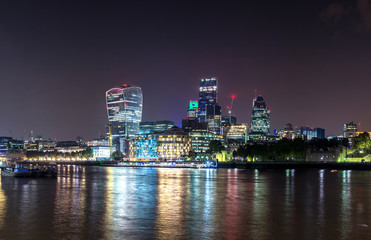 Naklejka na ściany i meble Cityscape of London at night
