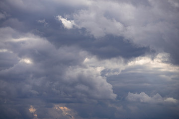 Fototapeta na wymiar cloudy sky before the rain
