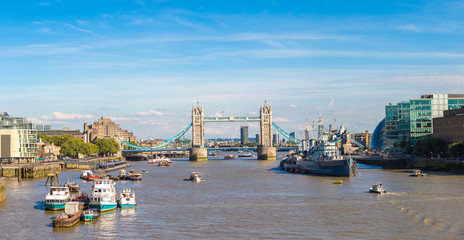 Fototapeta premium Tower Bridge and HMS Belfast warship in London