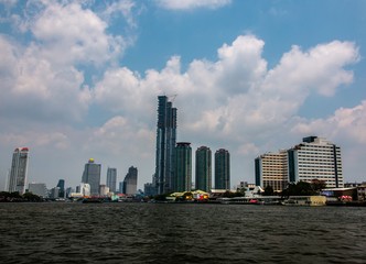 Fototapeta premium Bangkok city skyline and Chao Phraya river, Bangkok, Thailand