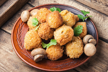 Mushrooms in breadcrumbs.