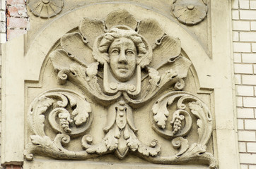 Ceramic icons on the fence of the Temple of the Entry into the Church of the Blessed Virgin in Barashy.