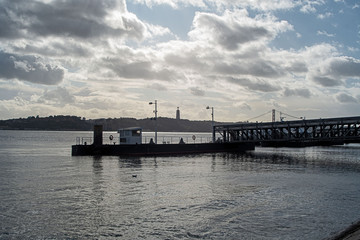 Fototapeta na wymiar Brücke in Lissabon