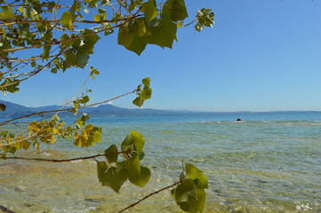 der steinige Strand in Sirmione