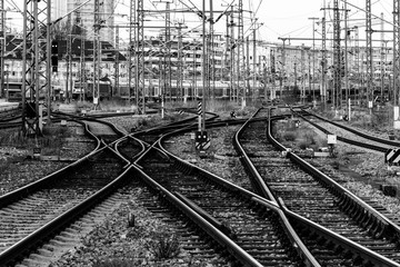 Bahnhof Eisenbahn Schienen Gleise Stuttgart Hauptbahnhof Vorfeld  Weichen Signale Oberleitung Masten Baden-Württemberg Schotter Hochspannung Kreuzung Verkehr Sicherheit  Weg Infrastrukur Verbindung