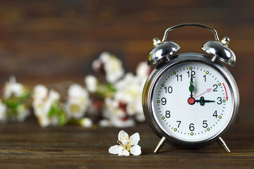 Spring forward. Summer time change. Daylight Saving Time. 