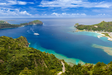 小笠原父島、旭山から見る小笠原丸の入港