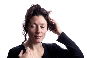 femme cheveux en désordre