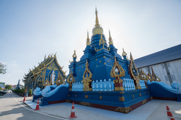 Wat Rong Suea Ten, the famous blue temple in Chiang Rai