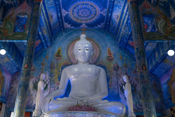 Wat Rong Suea Ten, the famous blue temple in Chiang Rai