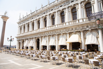Fototapeta na wymiar beautiful summer square San Marco. Venice, Italy