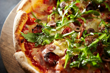 pizza with ham and cheese