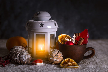 Image with a lantern.