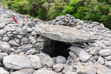 相島積石塚群（国指定史跡）