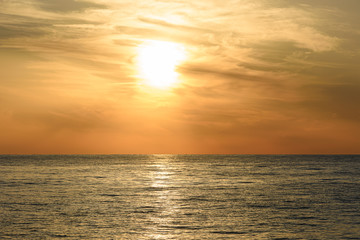 Fototapeta na wymiar sunset at sea
