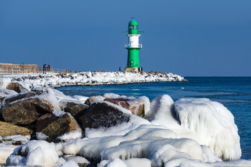 Die Mole in Warnemünde im Winter
