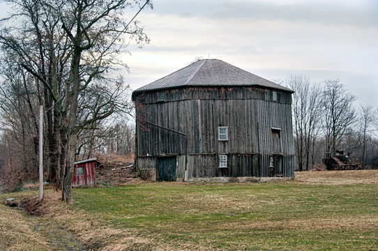 Old Octagon Barn