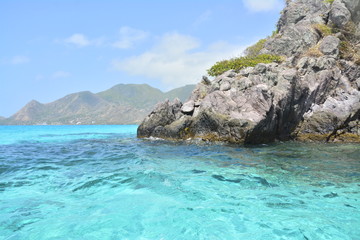 Fototapeta na wymiar Beautiful turquoise ocean in San Andres Island