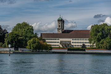 Obraz premium The city of Friedrichshafen at the shore of Lake constance