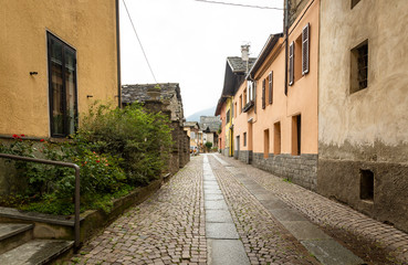 Fototapeta na wymiar a cobbled street in Hone town, Aosta Valley, Italy