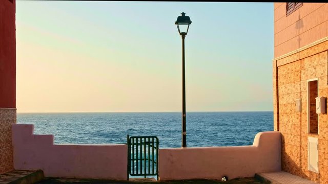 Die Laterne am Atlantik - Abends in Punta Brava einem Ortsteil von Puerto de la Cruz.
