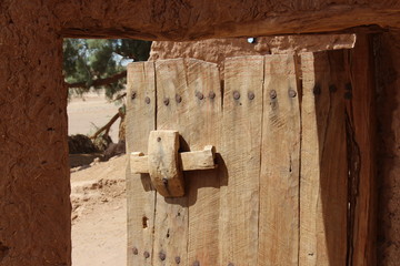 Porte bois désert