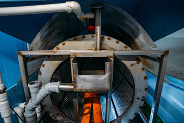 Rotating drum filter for water filtration in fish farm