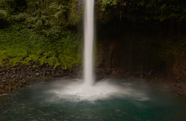 Fototapeta na wymiar the waterfall La Fortuna, Arenal Volcano National Park, Costa Rica