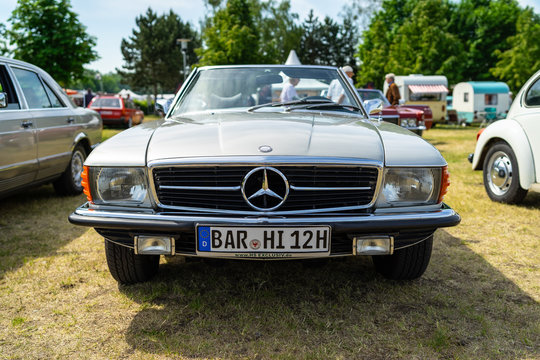 R107 Bilder – Durchsuchen 50 Archivfotos, Vektorgrafiken und Videos ...