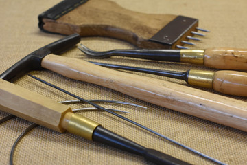 les outils du tapissier