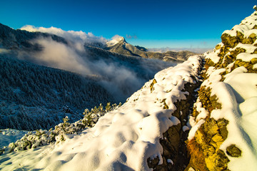Giewont nad chmurami, zima - Tatry