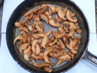 pan with dried chopped apples.