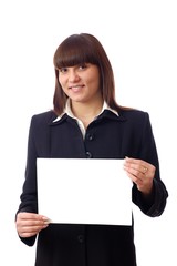Naklejka premium Adult caucasian woman holds notice on hand