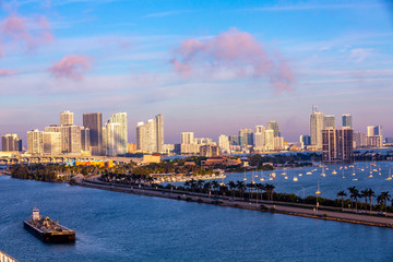 Fototapeta na wymiar Miami MacArthur Causeway Panorama.