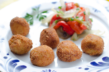 falafel with vegetable mix - spanish food