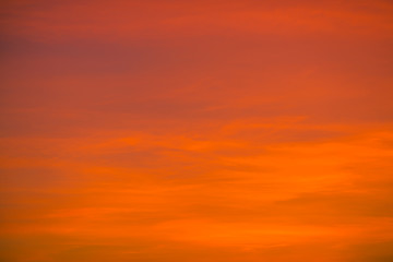 The background view of the sky is close, with various colors changing according to the weather (orange, red, yellow, pink, blue) is a natural beauty.