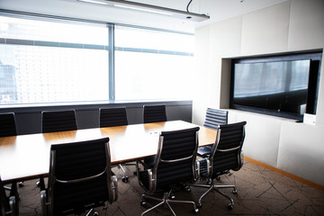 シンプルな会議室