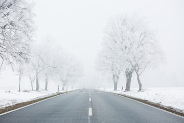 Obraz premium winter warning sign