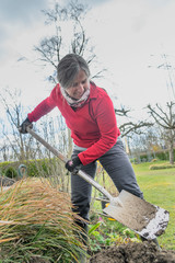 Gartenarbeit in der kalten Jahreszeit