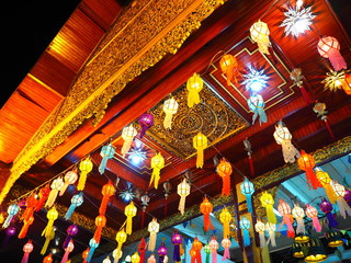 カラフルなランタン