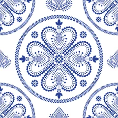 Behang Scandinavische stijl Folklore bloemen Nordic Scandinavische patroon vector naadloos. Etnische blauwe en witte ornamentachtergrond. Fins, Zweeds en Noors ontwerp voor vakantiedecoratie in borduurstijl.