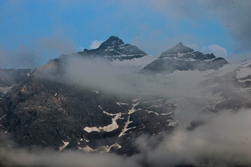Fototapeta na wymiar Elbrus 