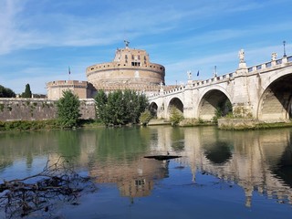 Obraz premium Roma - Castel Sant'Angelo dalla sponda del Tevere