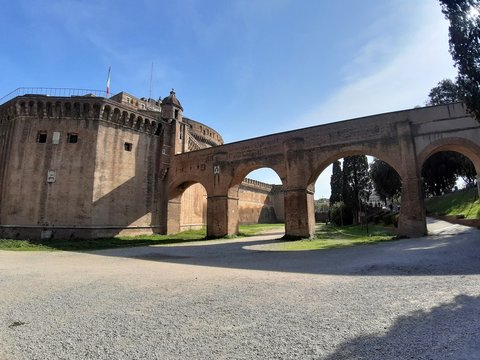 Roma - Passetto di Borgo dal parco
