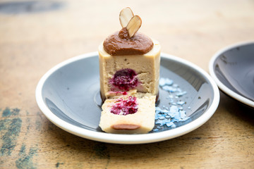 White chocolate blueberry raw cake with almond