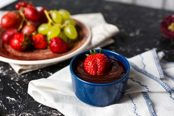 fondue strawberries